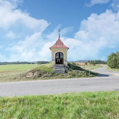 Semesterbostad Luxurious Holiday In Babice With Swimming Pool
